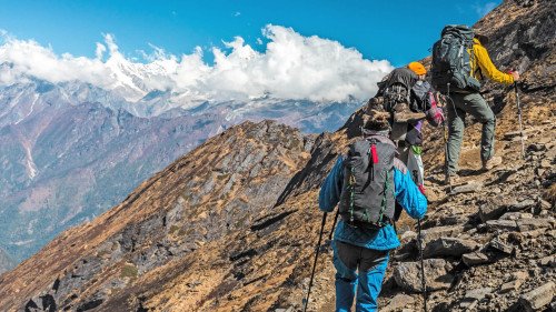 7‑10 Day Treks or 15‑20 Day Circuits: Which Himalayan Trek Suits You?